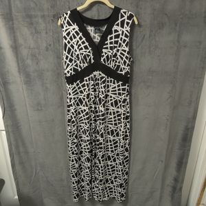EnFocus Black and White Abstract Print Maxi Dress Size 14W